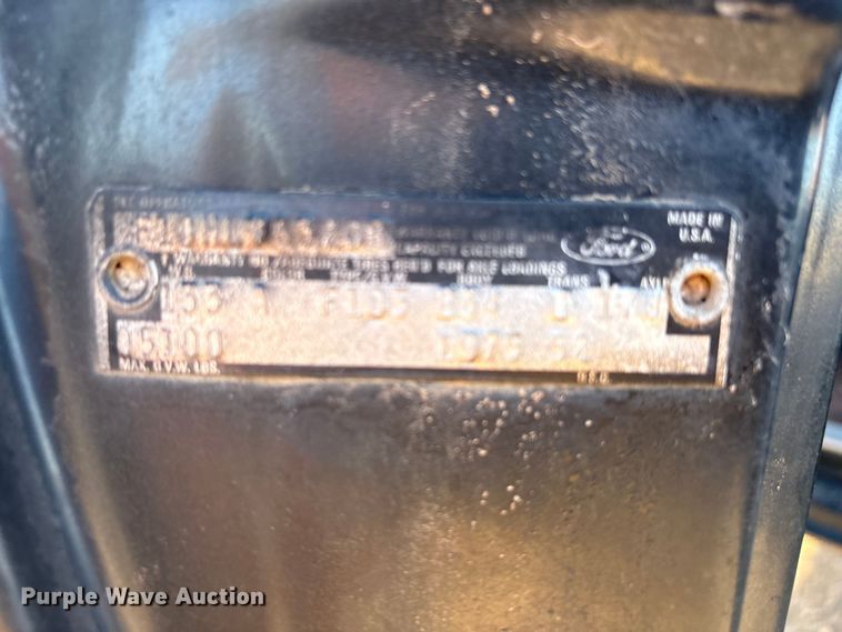 image for item FC2157 1975 Ford F100 pickup truck cab and chassis