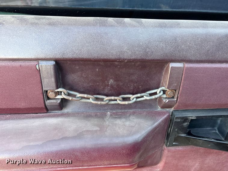 image for item FC2158 1988 Chevrolet K1500 pickup truck