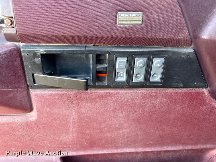 image for item FC2158 1988 Chevrolet K1500 pickup truck