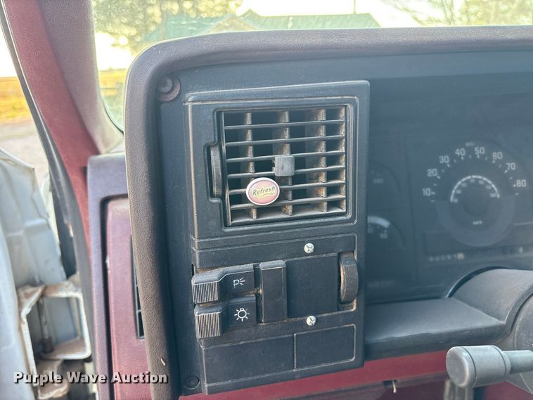 image for item FC2158 1988 Chevrolet K1500 pickup truck