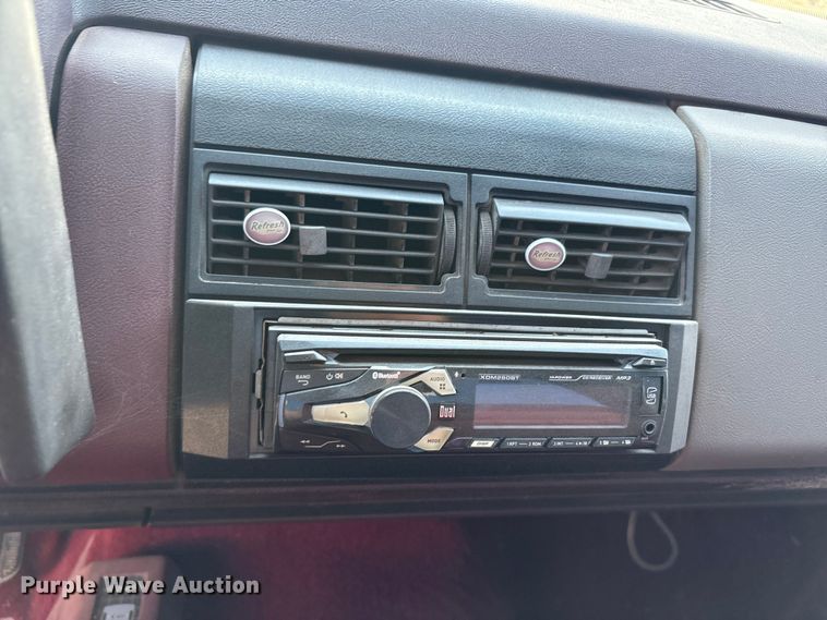 image for item FC2158 1988 Chevrolet K1500 pickup truck