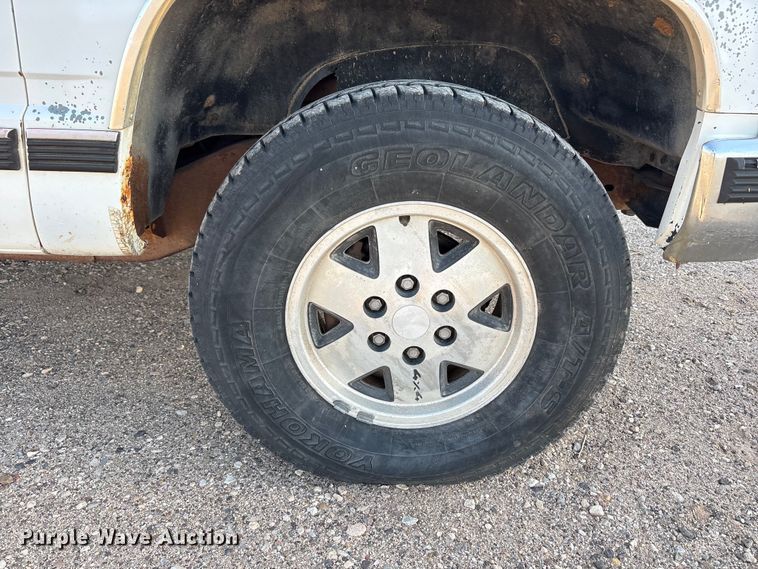 image for item FC2158 1988 Chevrolet K1500 pickup truck