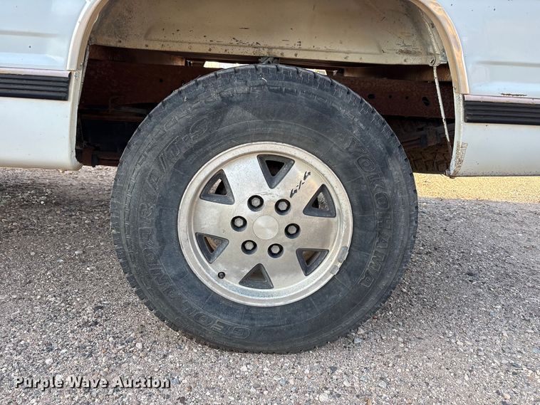 image for item FC2158 1988 Chevrolet K1500 pickup truck