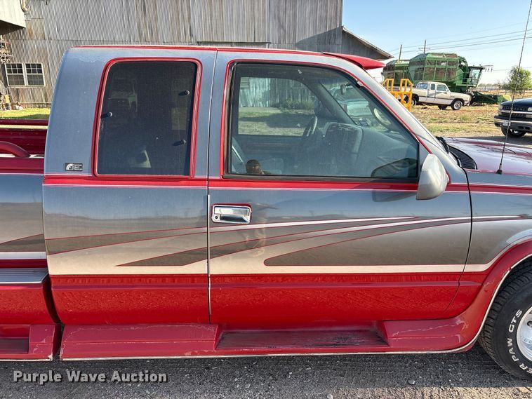 image for item FC2159 1996 Chevrolet C1500 Ext. Cab pickup truck