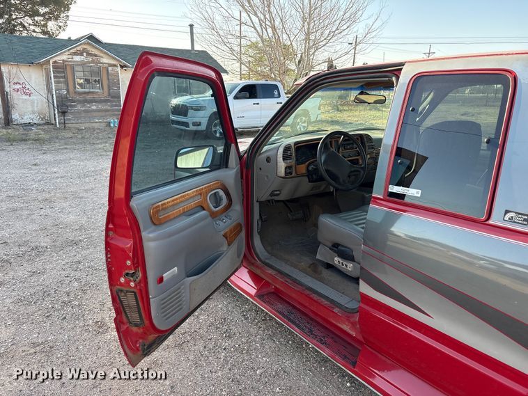 image for item FC2159 1996 Chevrolet C1500 Ext. Cab pickup truck