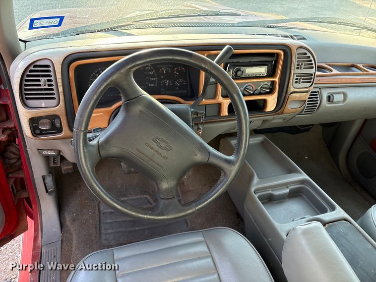 image for item FC2159 1996 Chevrolet C1500 Ext. Cab pickup truck