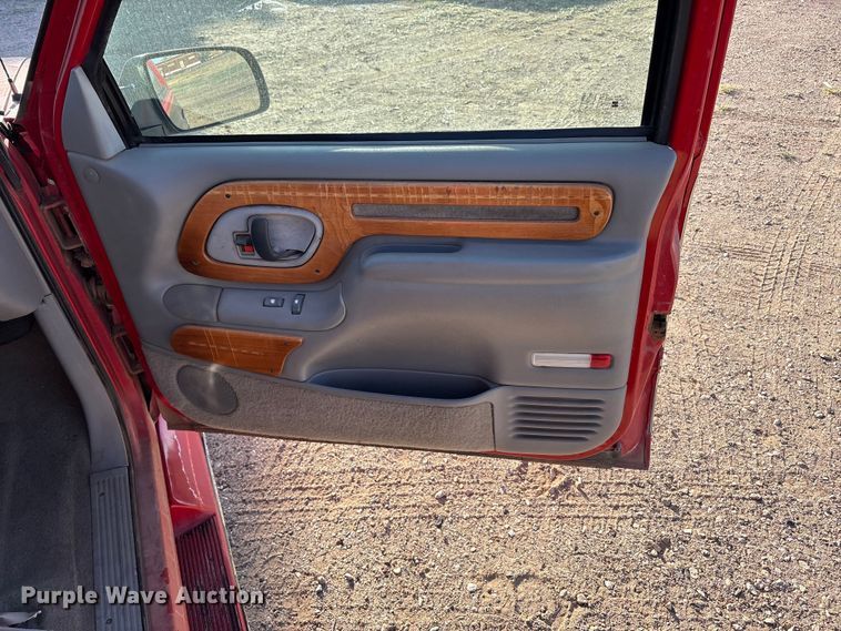 image for item FC2159 1996 Chevrolet C1500 Ext. Cab pickup truck