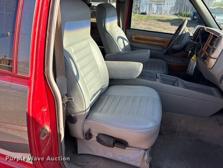image for item FC2159 1996 Chevrolet C1500 Ext. Cab pickup truck