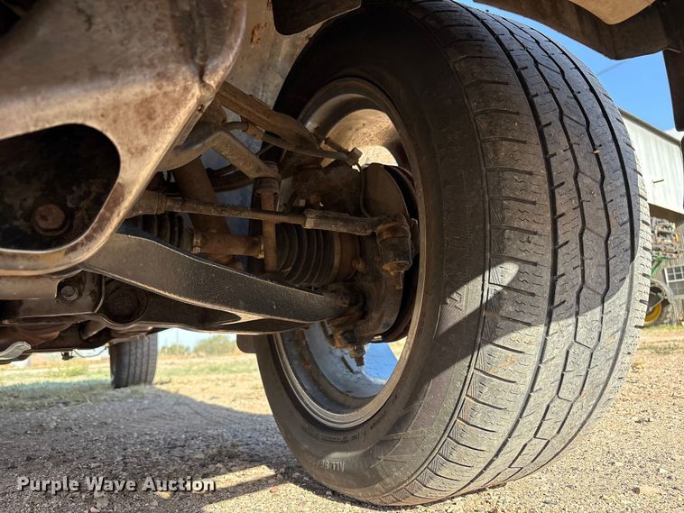 image for item FC2161 2002 Chevrolet Silverado 1500 Ext. Cab pickup truck