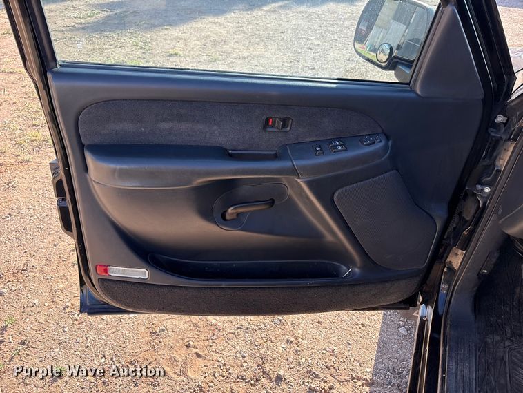 image for item FC2161 2002 Chevrolet Silverado 1500 Ext. Cab pickup truck