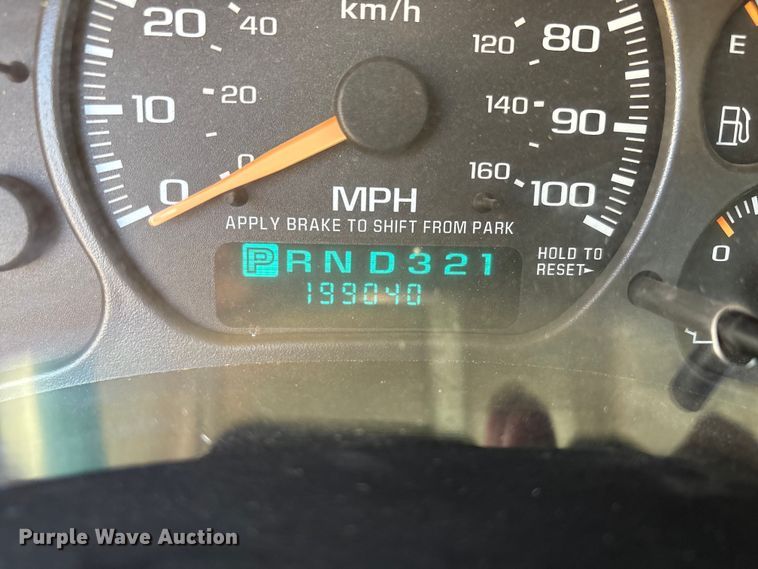 image for item FC2161 2002 Chevrolet Silverado 1500 Ext. Cab pickup truck