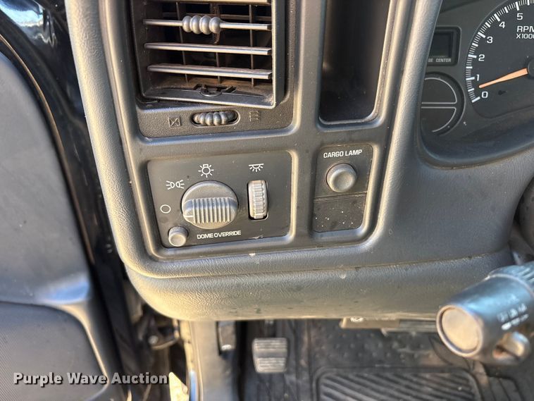 image for item FC2161 2002 Chevrolet Silverado 1500 Ext. Cab pickup truck