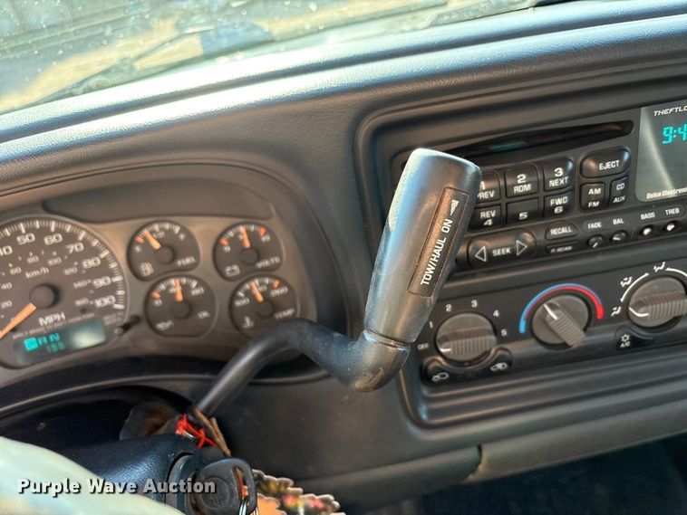 image for item FC2161 2002 Chevrolet Silverado 1500 Ext. Cab pickup truck