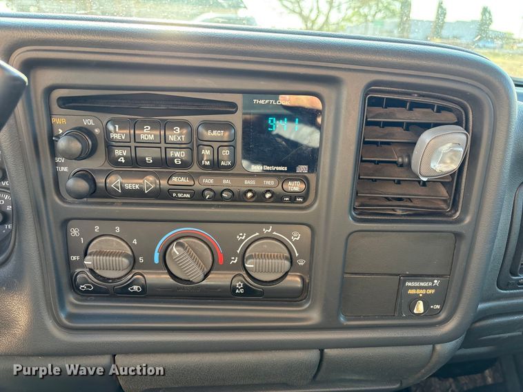 image for item FC2161 2002 Chevrolet Silverado 1500 Ext. Cab pickup truck