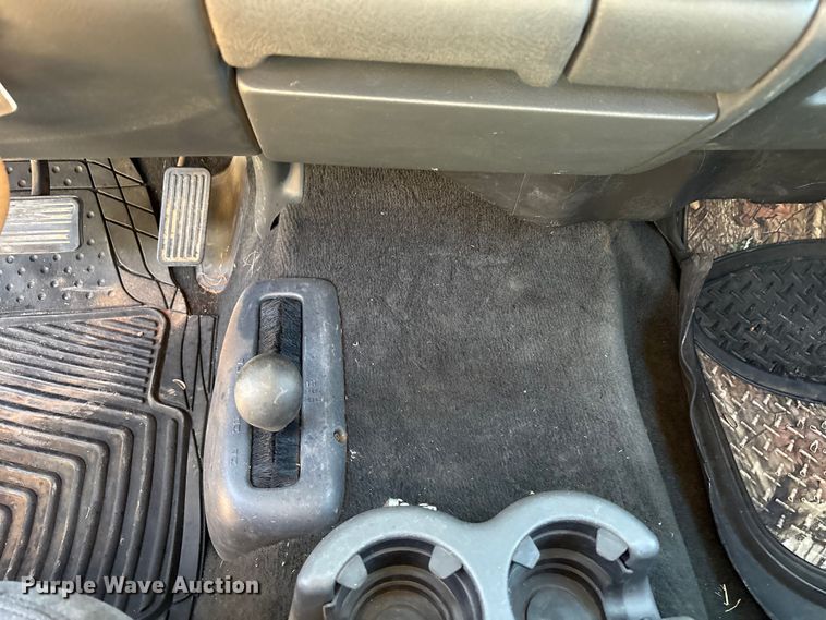 image for item FC2161 2002 Chevrolet Silverado 1500 Ext. Cab pickup truck