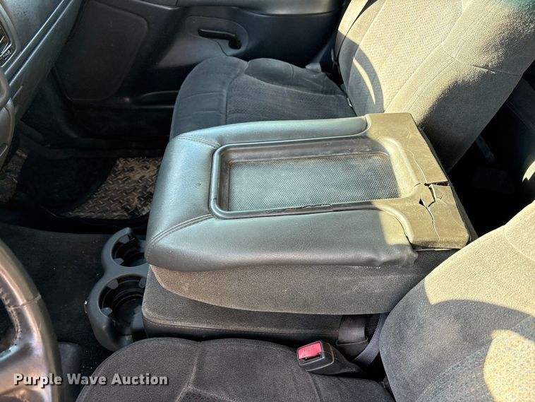 image for item FC2161 2002 Chevrolet Silverado 1500 Ext. Cab pickup truck