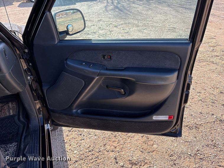 image for item FC2161 2002 Chevrolet Silverado 1500 Ext. Cab pickup truck