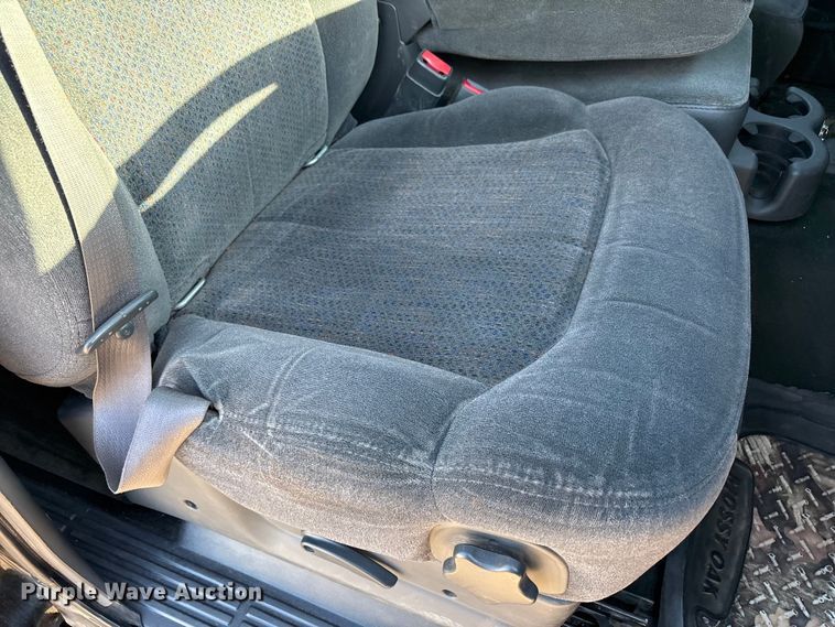 image for item FC2161 2002 Chevrolet Silverado 1500 Ext. Cab pickup truck