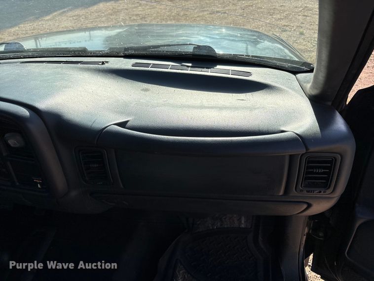 image for item FC2161 2002 Chevrolet Silverado 1500 Ext. Cab pickup truck