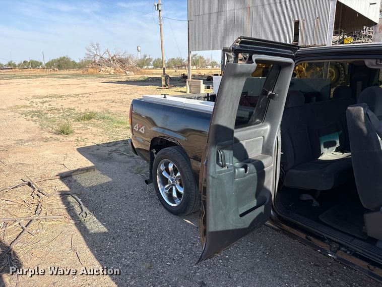 image for item FC2161 2002 Chevrolet Silverado 1500 Ext. Cab pickup truck