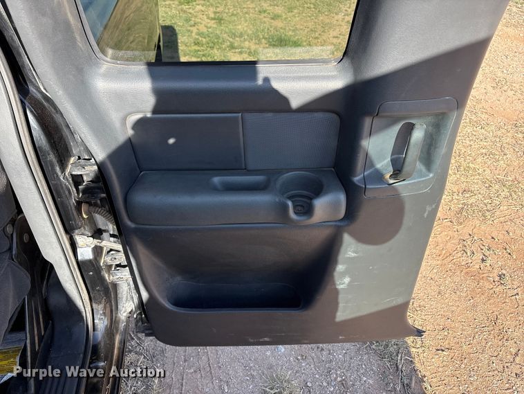 image for item FC2161 2002 Chevrolet Silverado 1500 Ext. Cab pickup truck