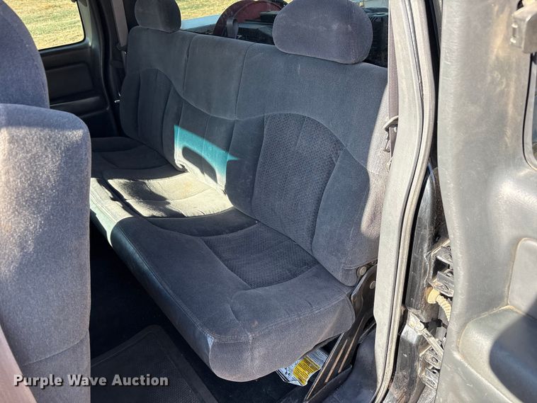 image for item FC2161 2002 Chevrolet Silverado 1500 Ext. Cab pickup truck