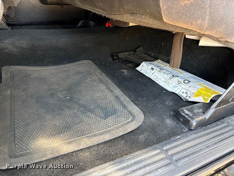 image for item FC2161 2002 Chevrolet Silverado 1500 Ext. Cab pickup truck