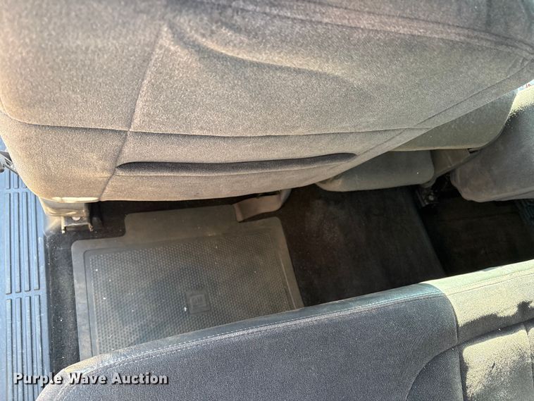 image for item FC2161 2002 Chevrolet Silverado 1500 Ext. Cab pickup truck