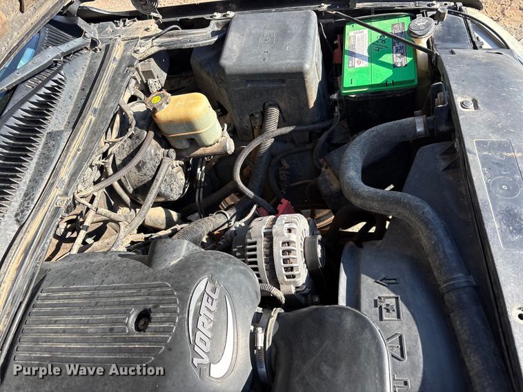 image for item FC2161 2002 Chevrolet Silverado 1500 Ext. Cab pickup truck