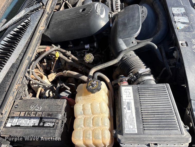 image for item FC2161 2002 Chevrolet Silverado 1500 Ext. Cab pickup truck