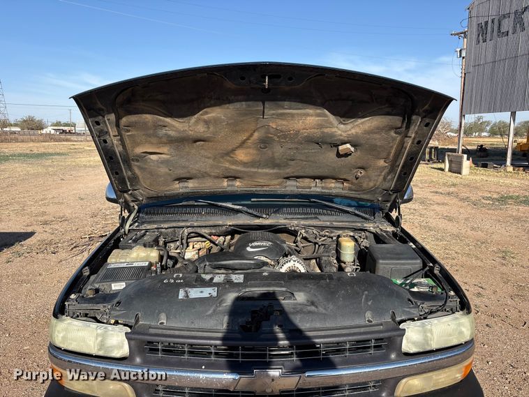 image for item FC2161 2002 Chevrolet Silverado 1500 Ext. Cab pickup truck