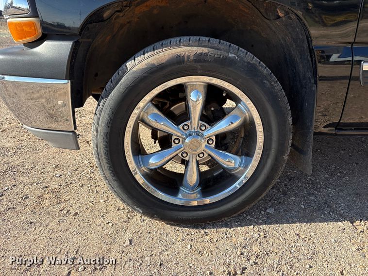 image for item FC2161 2002 Chevrolet Silverado 1500 Ext. Cab pickup truck