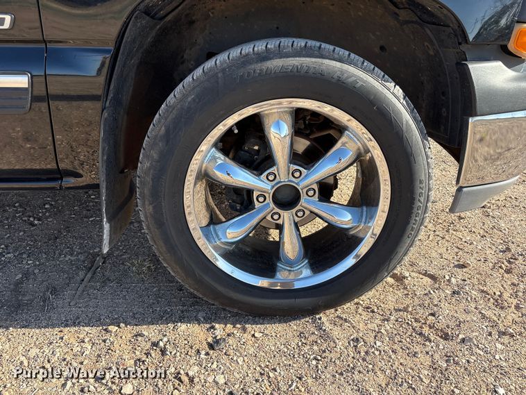 image for item FC2161 2002 Chevrolet Silverado 1500 Ext. Cab pickup truck