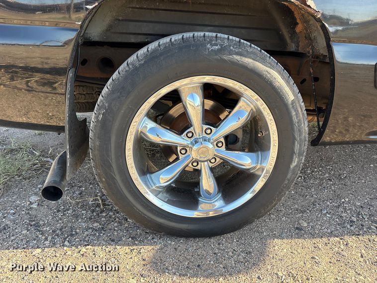 image for item FC2161 2002 Chevrolet Silverado 1500 Ext. Cab pickup truck