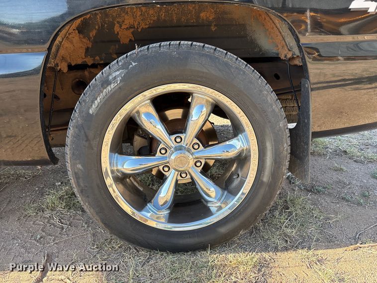 image for item FC2161 2002 Chevrolet Silverado 1500 Ext. Cab pickup truck