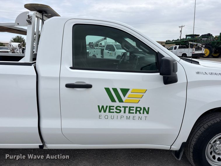 image for item FC2201 2020 Chevrolet Silverado 1500 pickup truck