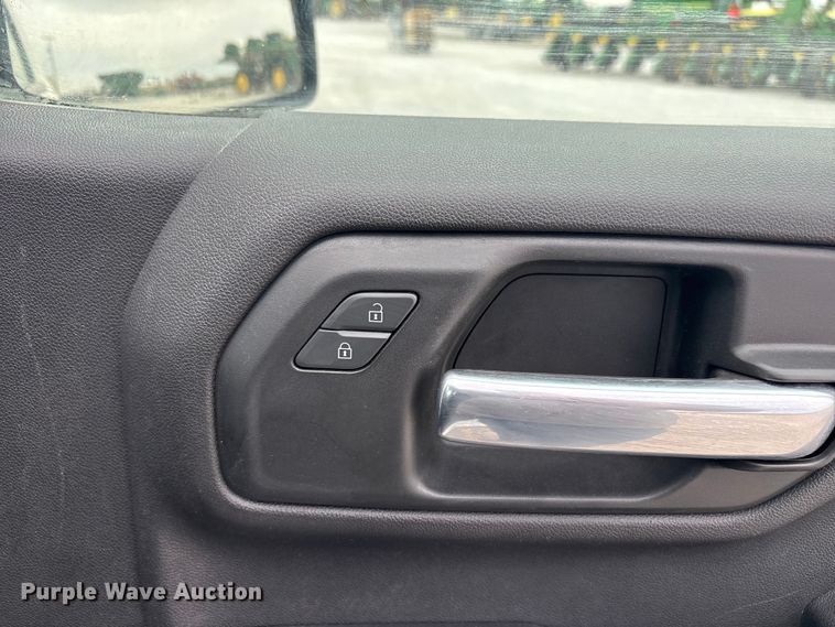 image for item FC2201 2020 Chevrolet Silverado 1500 pickup truck