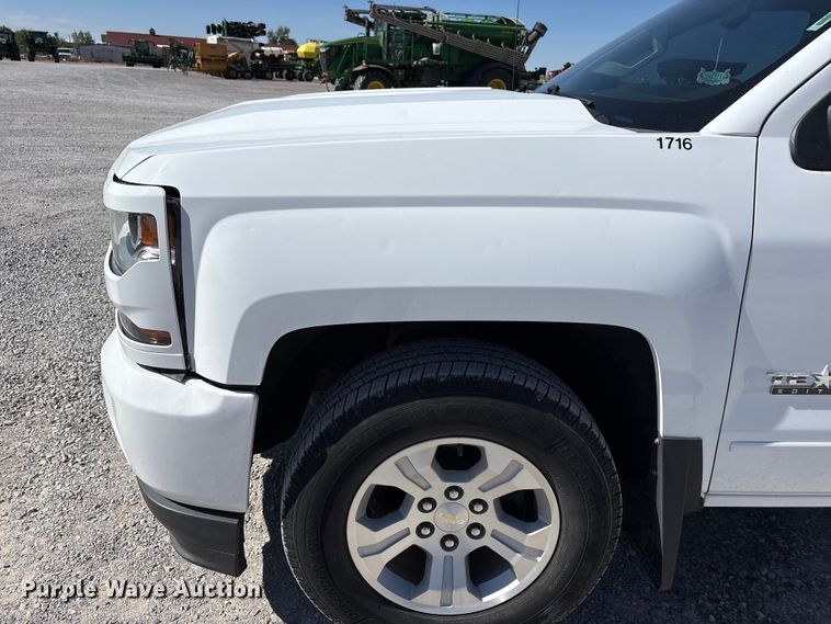 image for item FC2203 2018 Chevrolet Silverado 1500 Crew Cab pickup truck