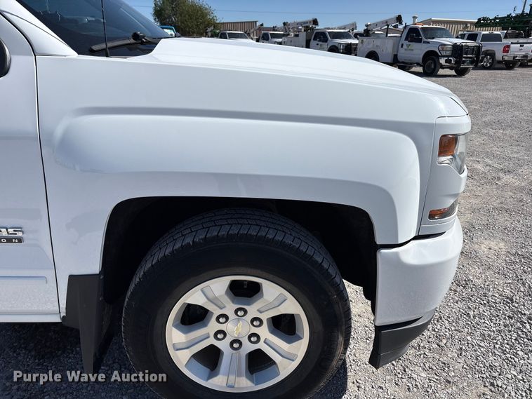 image for item FC2203 2018 Chevrolet Silverado 1500 Crew Cab pickup truck