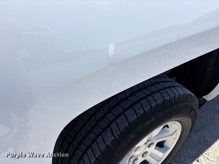 image for item FC2203 2018 Chevrolet Silverado 1500 Crew Cab pickup truck