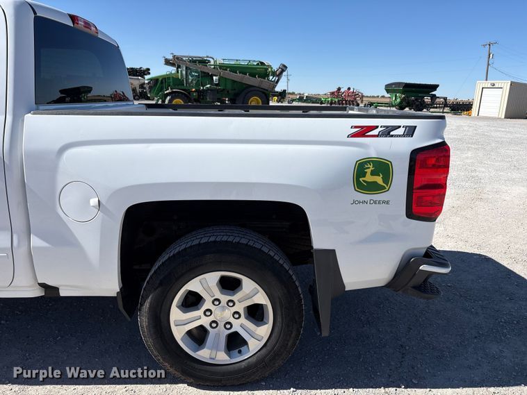 image for item FC2203 2018 Chevrolet Silverado 1500 Crew Cab pickup truck