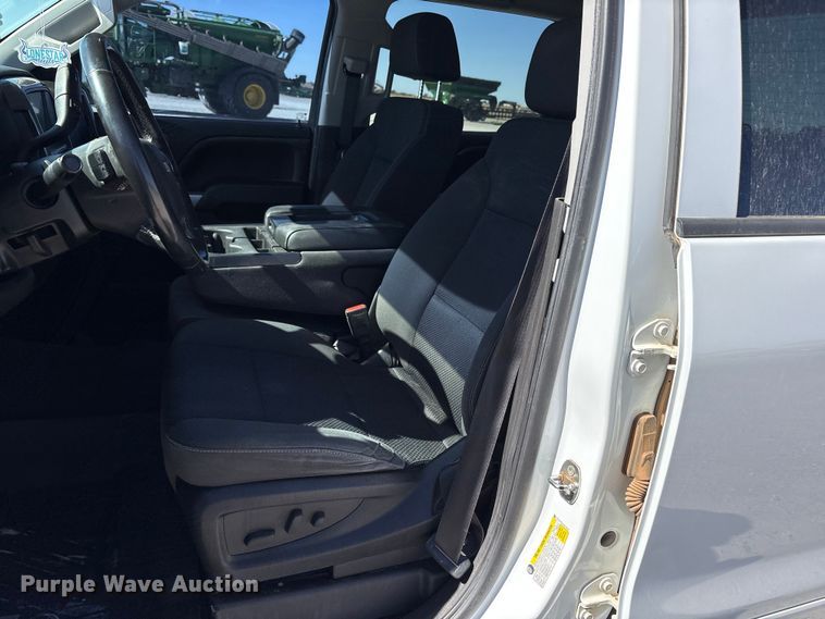image for item FC2203 2018 Chevrolet Silverado 1500 Crew Cab pickup truck