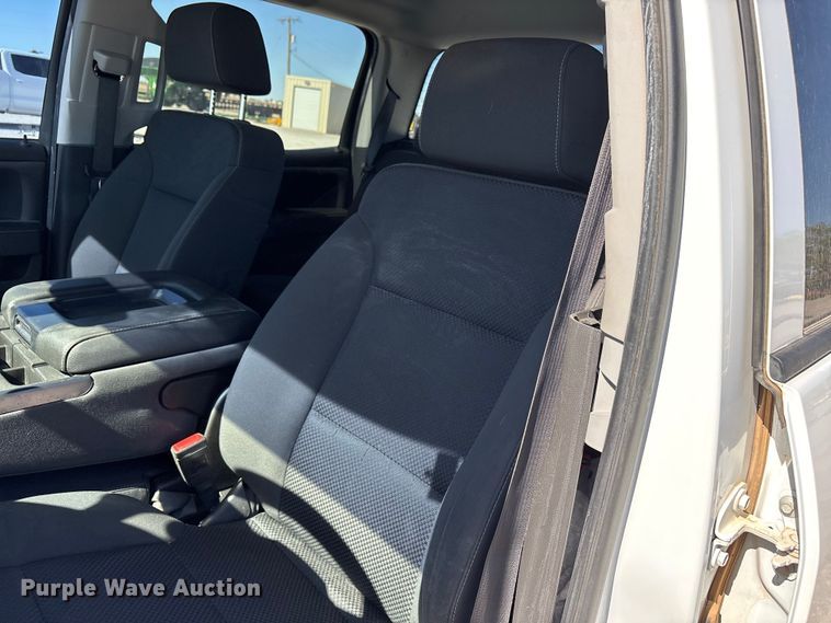 image for item FC2203 2018 Chevrolet Silverado 1500 Crew Cab pickup truck