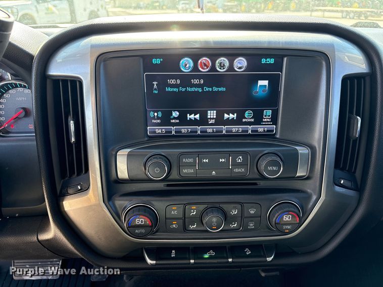 image for item FC2203 2018 Chevrolet Silverado 1500 Crew Cab pickup truck