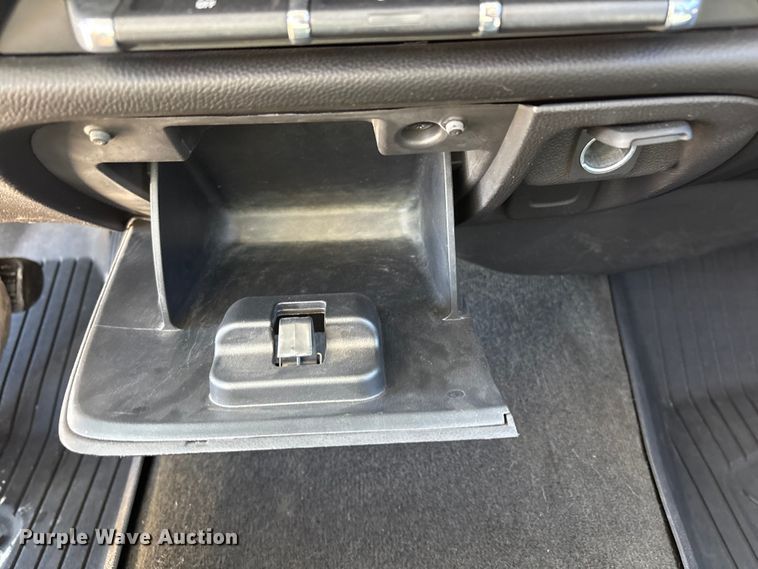image for item FC2203 2018 Chevrolet Silverado 1500 Crew Cab pickup truck
