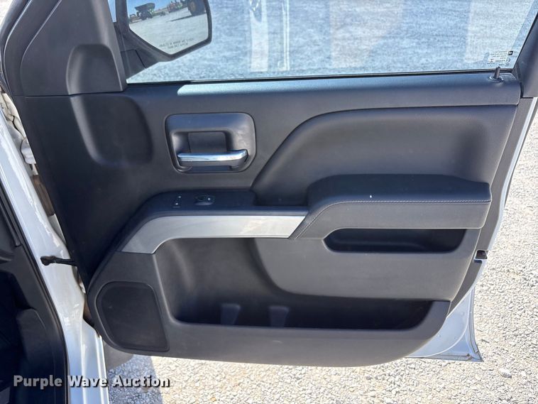 image for item FC2203 2018 Chevrolet Silverado 1500 Crew Cab pickup truck
