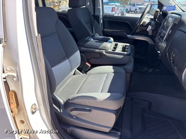 image for item FC2203 2018 Chevrolet Silverado 1500 Crew Cab pickup truck