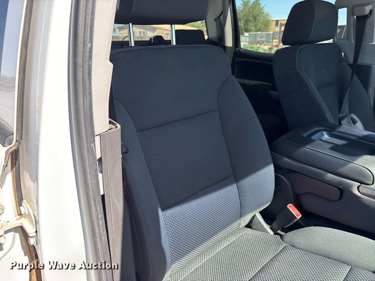 image for item FC2203 2018 Chevrolet Silverado 1500 Crew Cab pickup truck