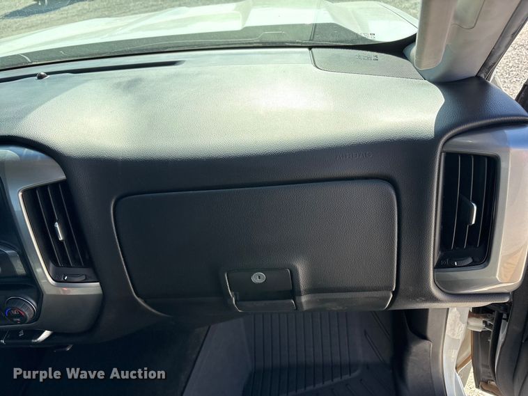 image for item FC2203 2018 Chevrolet Silverado 1500 Crew Cab pickup truck