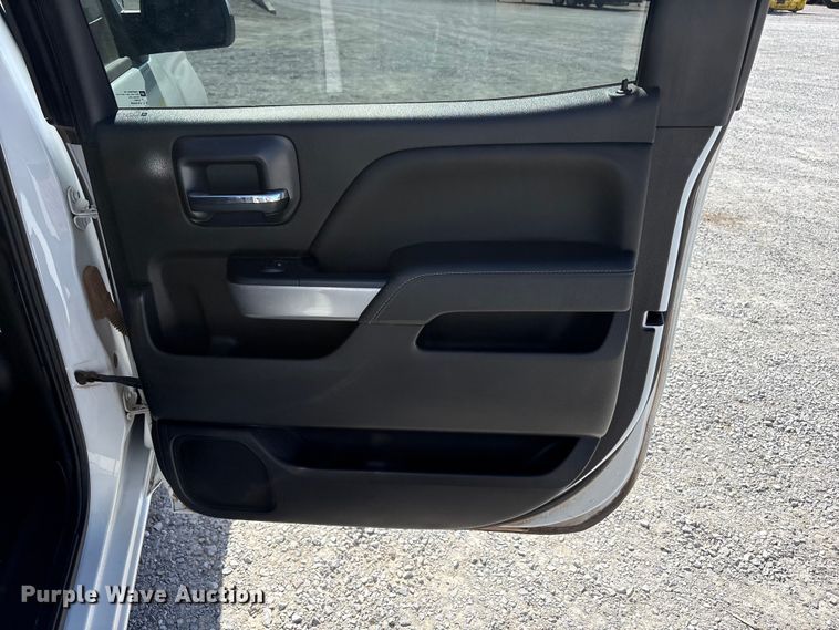 image for item FC2203 2018 Chevrolet Silverado 1500 Crew Cab pickup truck